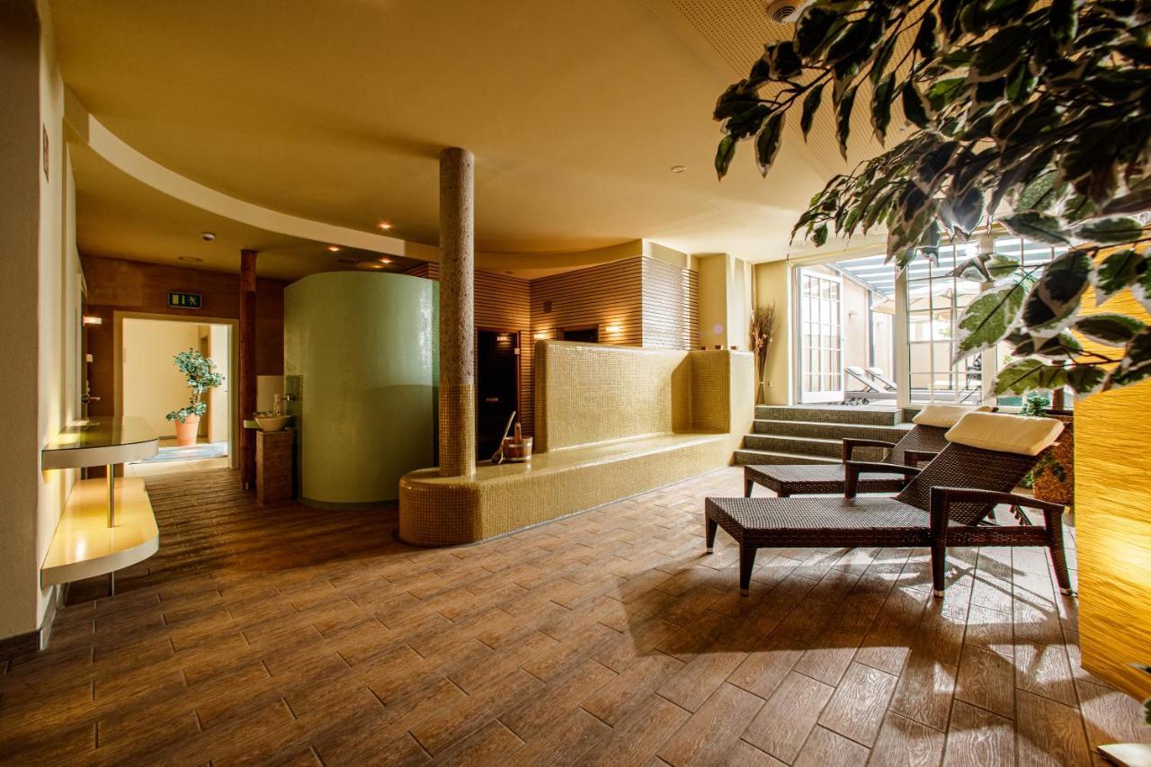 Hotel-Restaurant Allmer Weiz Exteriör bild